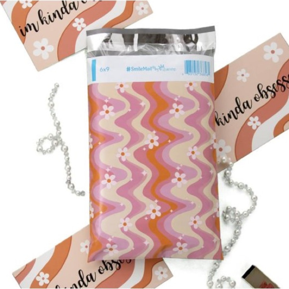 Wavy Daisy 6x9 Pack of 50 Poly Mailers - Picture 3 of 5